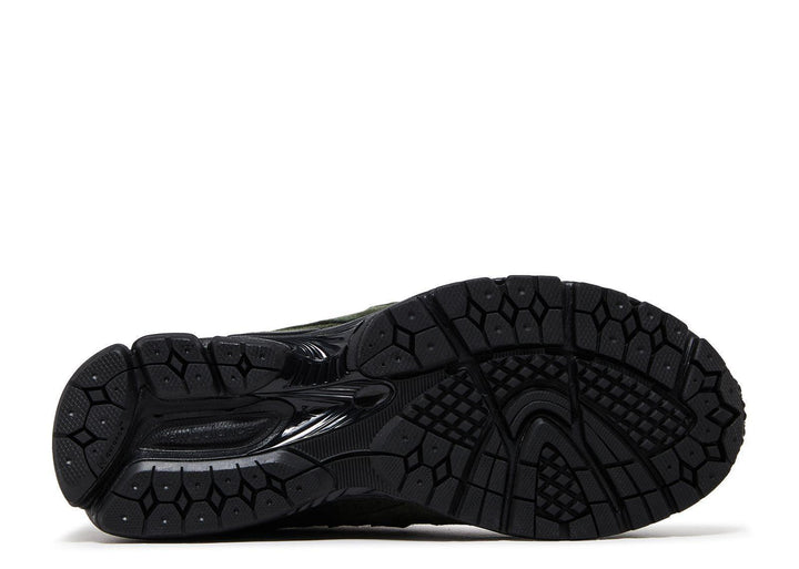 New Balance 2002R Gore-Tex Pine - SleekGait