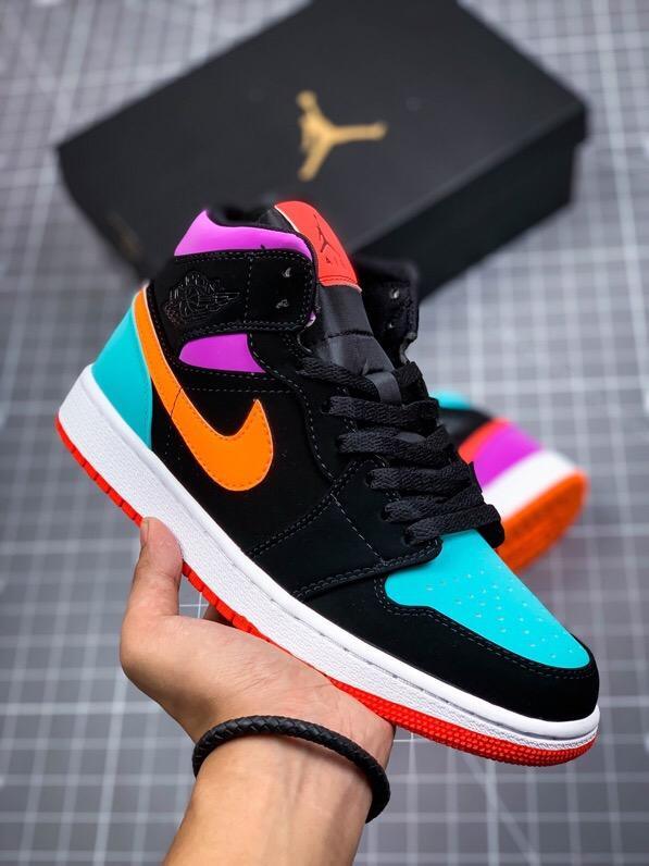 NIKE - AIR JORDAN 1 - SleekGait