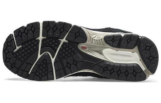 New Balance 2002R Protection Pack Black - SleekGait