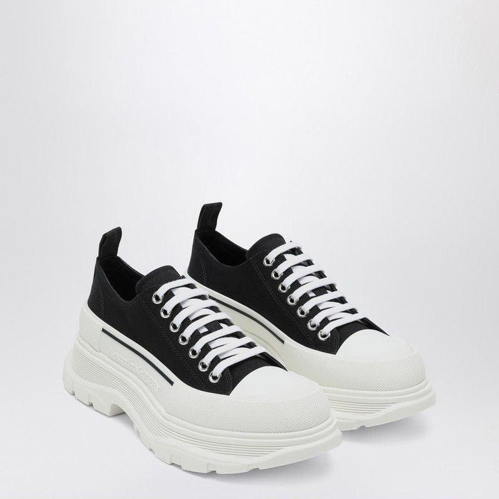 ALEXANDER MCQUEEN Men's Low Lace-Up Tread Slick Shoes - SleekGait