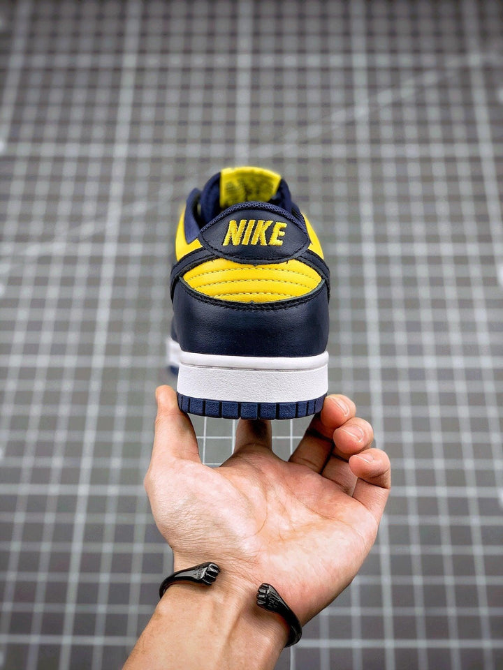 NIKE DUNK LOW "MICHIGAN" - SleekGait