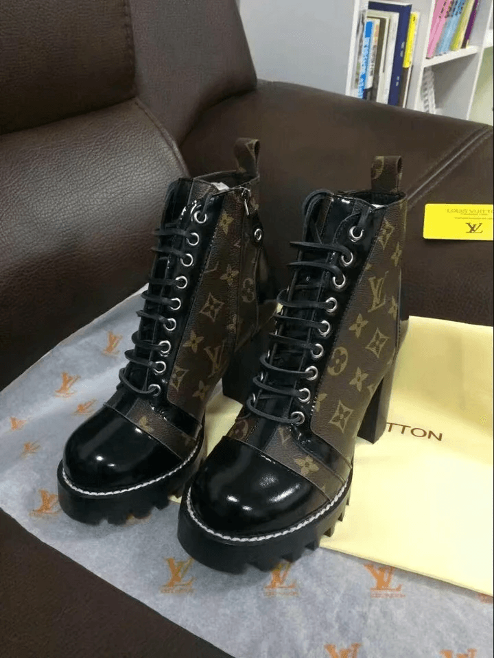 LOUIS VUITTON - WOMEN'S BOOTS - SleekGait