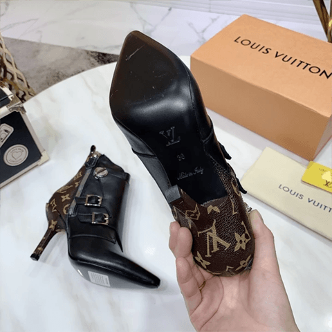 LOUIS VUITTON - BOTTES FEMME - SleekGait