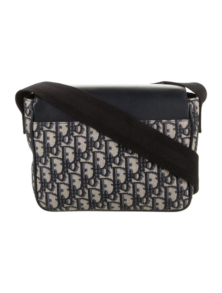 Christian Dior shoulder bags - SleekGait