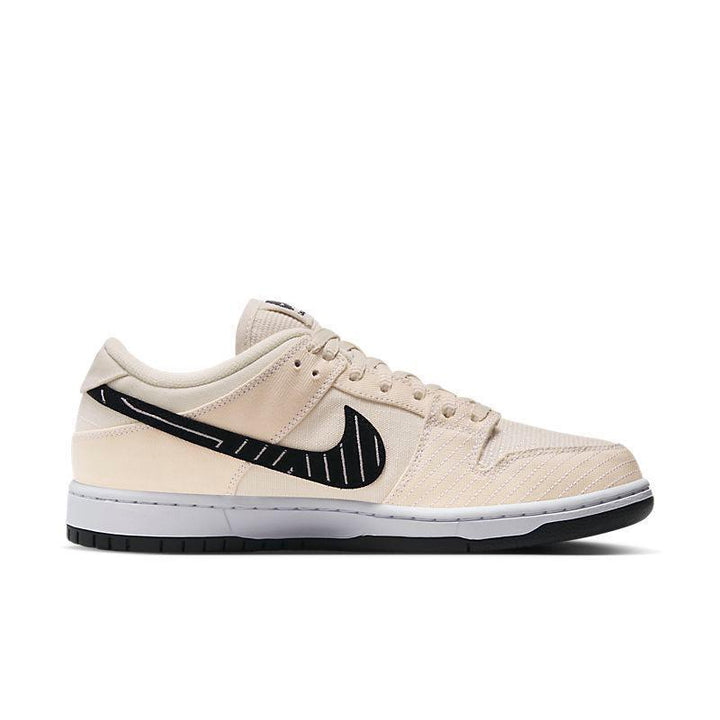 Nike SB Dunk Low 'Albino & Preto' - SleekGait