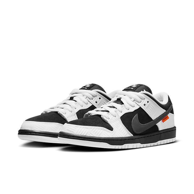 Nike SB Dunk Low TIGHTBOOTH - SleekGait