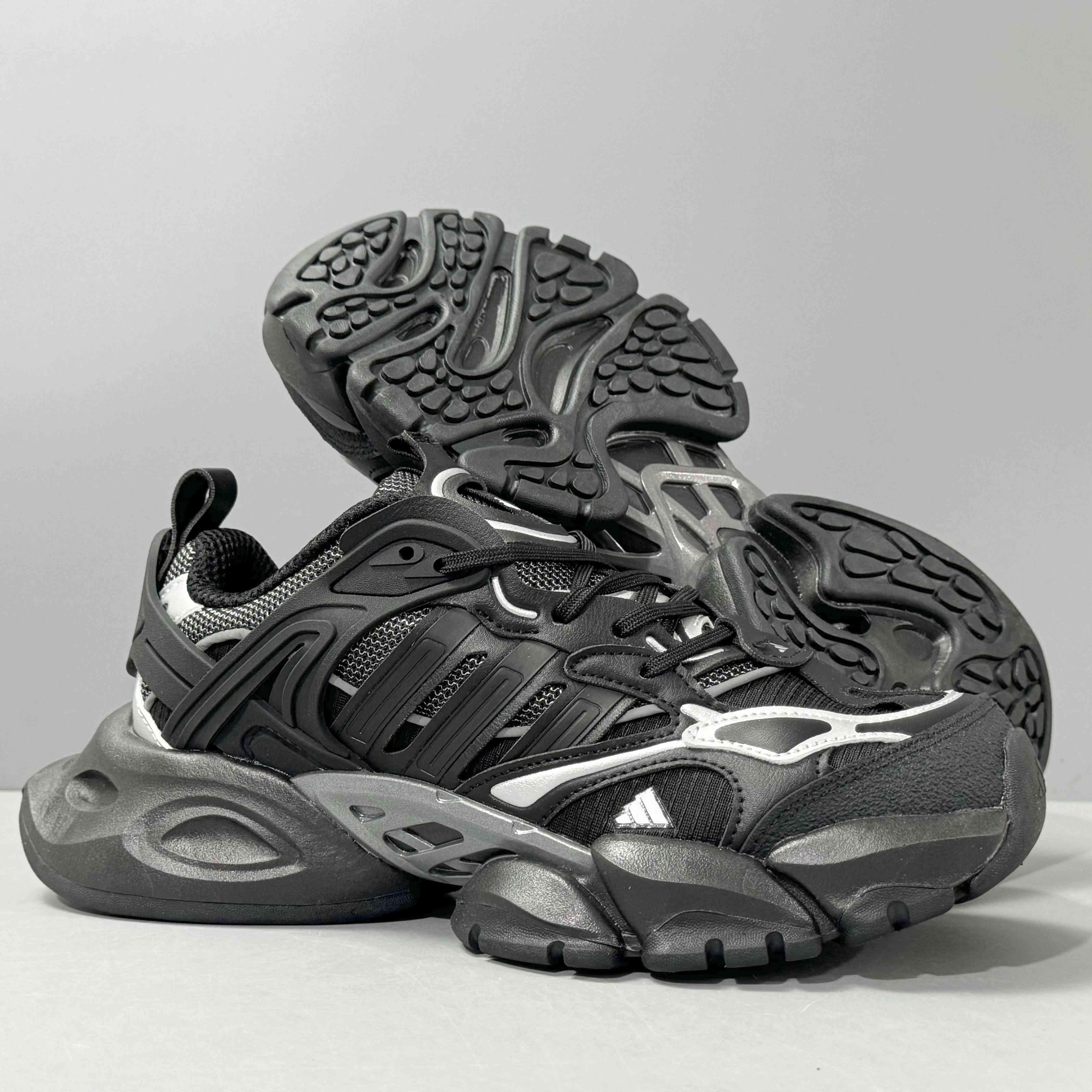 Adidas XLG RUNNER DELUXE 'Vento Black' - SleekGait