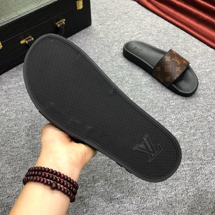 LOUIS VUITTON - PANTOUFLES HOMME - SleekGait