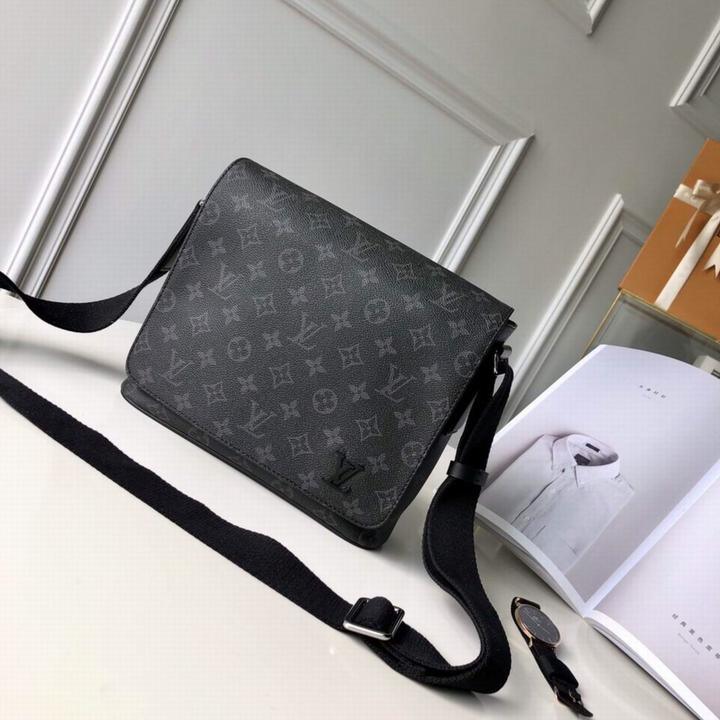 LOUIS VUITTON - SHOULDER BAG - SleekGait