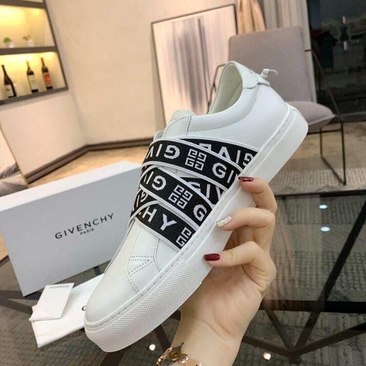 GIVENCHY - SNEAKERS - SleekGait