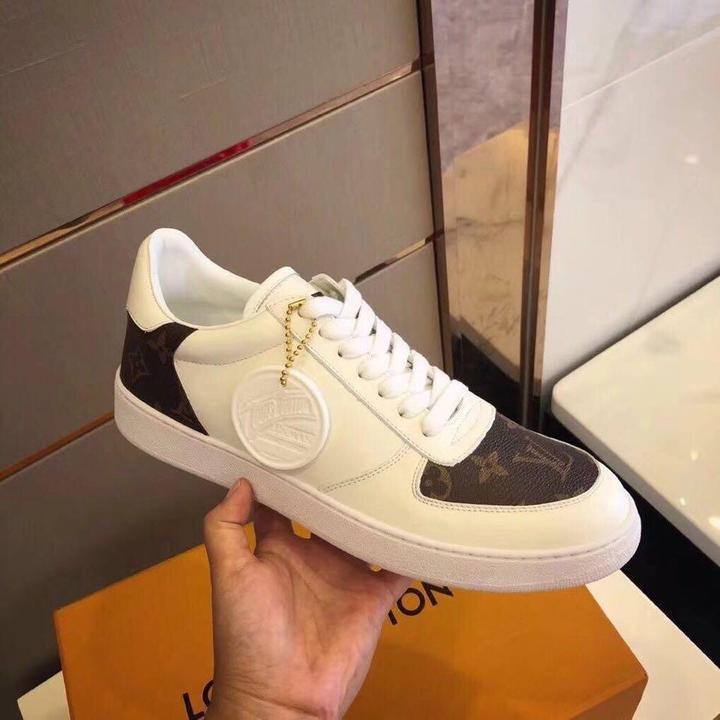 LOUIS VUITTON - SNEAKER - SleekGait