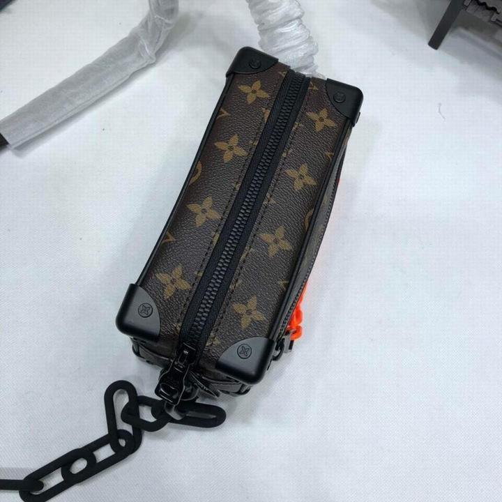 LOUIS VUITTON - SHOULDER BAG - SleekGait