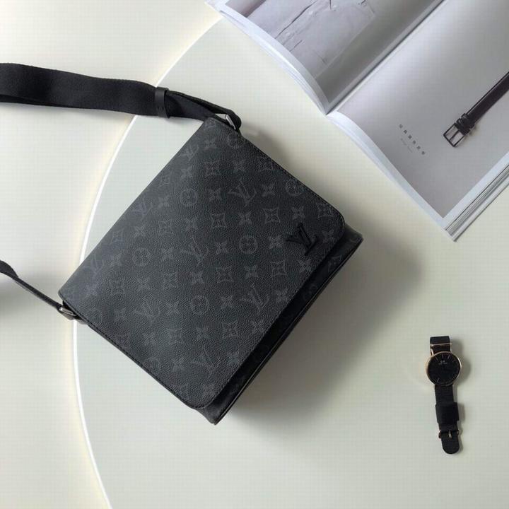 LOUIS VUITTON - SHOULDER BAG - SleekGait