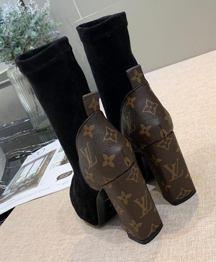 LOUIS VUITTON - WOMEN'S BOOTS - SleekGait