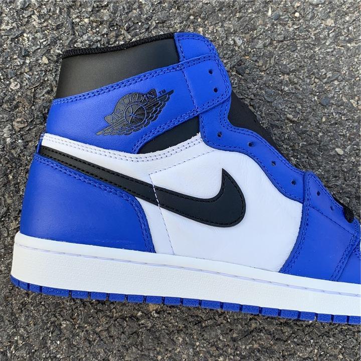 NIKE - AIR JORDAN 1 - SleekGait