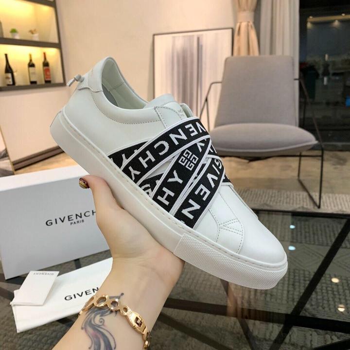 GIVENCHY - SNEAKERS - SleekGait