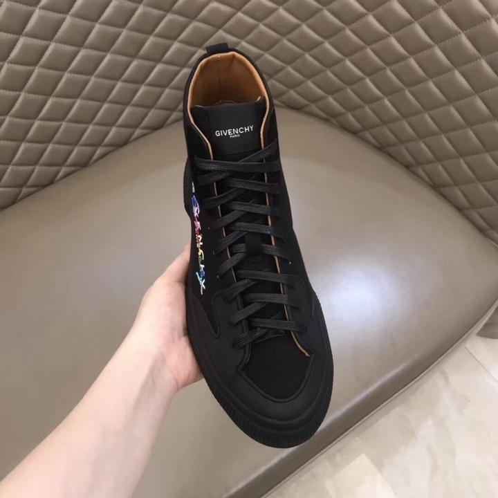 GIVENCHY - SNEAKERS - SleekGait